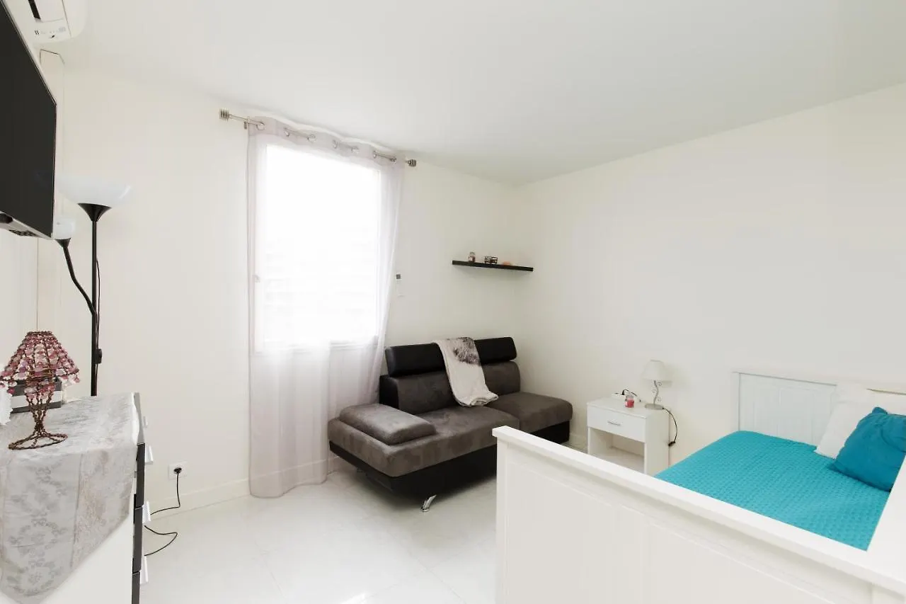 Cosy Yourhosthelper Cannes 0*,  Franciaország